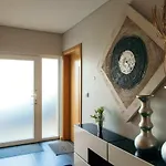 Charming House In With Garden View Feriehus *
