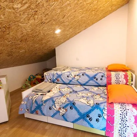 Charming House In With Garden View