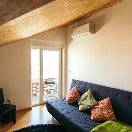 Charming House In With Garden View Ferienhaus Ponte de Vagos