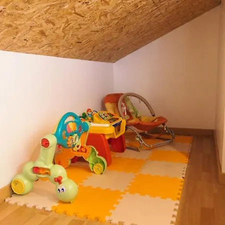 Nyaraló Charming House In With Garden View *