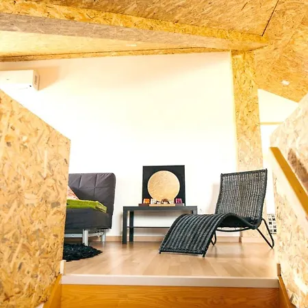 Charming House In With Garden View Ferienhaus *