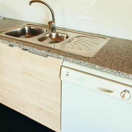 Nyaraló Charming House In With Garden View