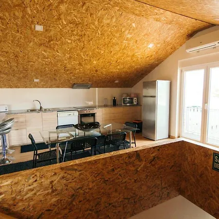 Charming House In With Garden View Nyaraló