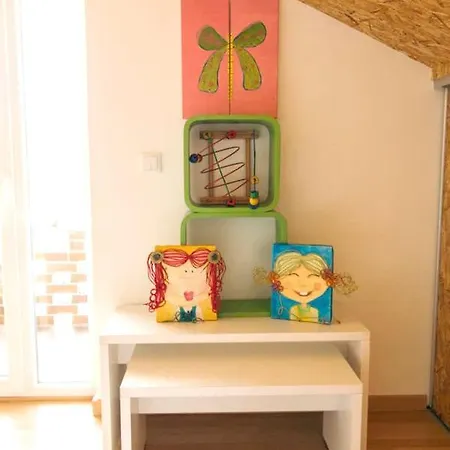 Charming House In With Garden View