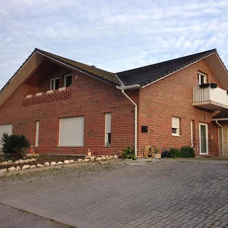 Charming House In With Garden View Ferienhaus Ponte de Vagos