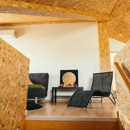 Charming House In With Garden View Ferienhaus *