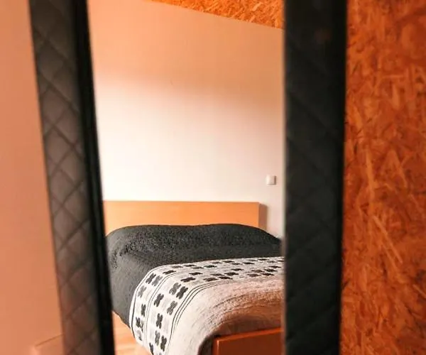 Charming House In With Garden View *