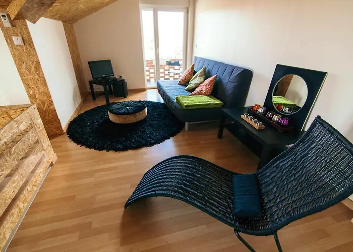 Charming House In With Garden View Dom wakacyjny