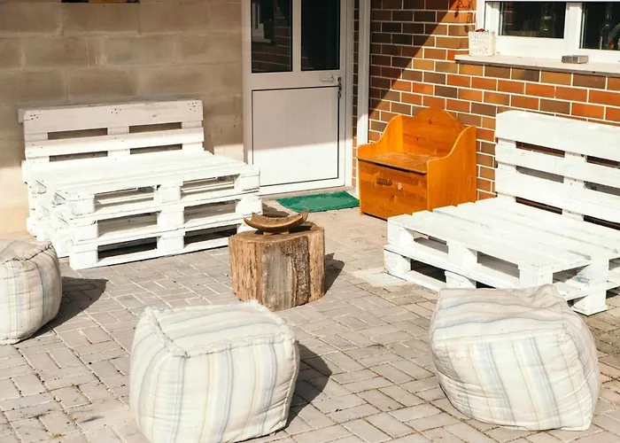 Charming House In With Garden View