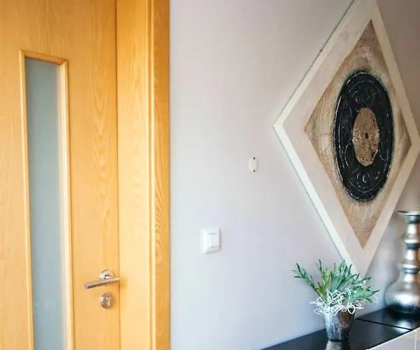 Dom wakacyjny Charming House In With Garden View Ponte de Vagos